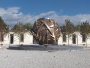 Fontana in Pietra Lavica realizzata a Milano, Scultura del Maestro A. Pomodoro