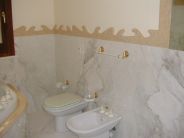 Rivestimento bagno in Marmo Calacatta